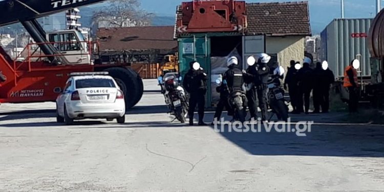 Alldaynews.gr ΤΩΡΑ: Εντοπίστηκε κοντέινερ με μετανάστες στη Θεσσαλονίκη (pics, video)