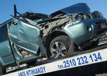 Τραγωδία: Ένας νεκρός και τρεις τραυματίες μετά από ανατροπή Ι.Χ. (pics)