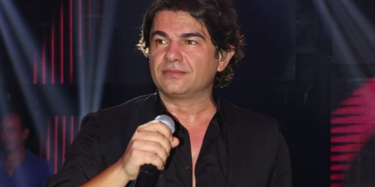 Alldaynews.gr Θρήνος για τον Νίκο Κουρκούλη-Νεκρή η μητέρα του