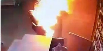 Alldaynews.gr Τραγικό! Την έλουσε με πετρέλαιο και της έβαλε φωτιά επειδή τον χώρισε