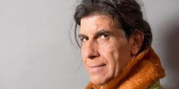 Alldaynews.gr Σάλος με τον Γιάννη Μπέζο: Επιτέθηκε σε γυναίκα για μια φωτογραφία