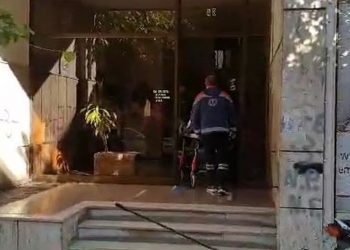 Σοκαριστικές Εικόνες: 43χρονη έκανε Βουτιά Θανάτου απο τον 4ο όροφο
