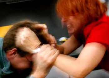 Έλληνας ηθοποιός έφαγε ξύλο απο την γυναίκα του!! Την Κεράτωνε και…