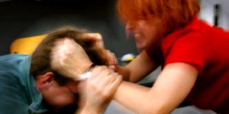 Έλληνας ηθοποιός έφαγε ξύλο απο την γυναίκα του!! Την Κεράτωνε και…