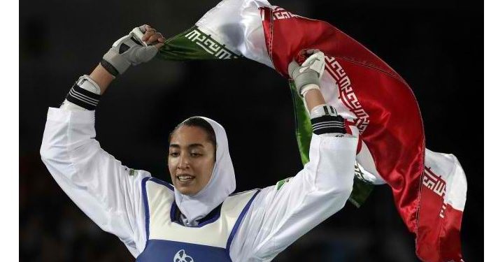 Alldaynews.gr «Καλησπέρα, αντίο ή συλληπητήρια»: Η μοναδική ολυμπιονίκης του Ιράν εγκαταλείπει τη χώρα με δριμύ «κατηγορώ»