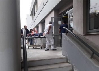 Πριν Λίγο: 38χρονη Γυναίκα έπεσε από τον τρίτο όροφο  νοσοκομείου[photos]