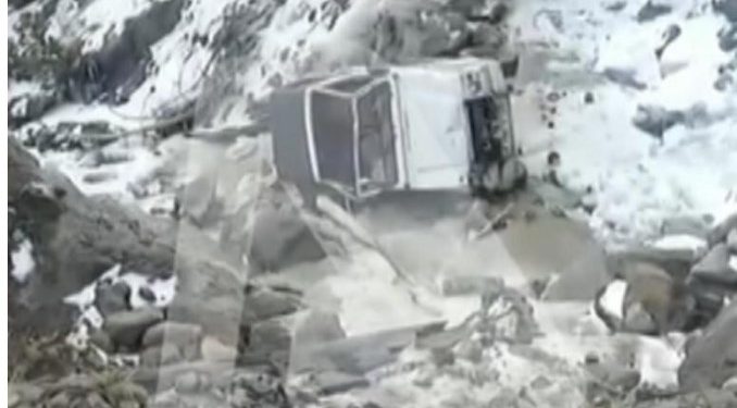 Alldaynews.gr Θεόδωρος Νιτσιάκος: Σοκαριστικό Βίντεο ντοκουμέντο από το γκρεμό που σκοτώθηκε ακαριαία ο επιχειρηματίας! Η τραγική ειρωνεία