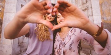 Alldaynews.gr Έρευνα: Οι σεξουαλικές προτιμήσεις μιας γυναίκας “συνδέονται” με το μήκος που έχουν δύο δάχτυλα του χεριού της!