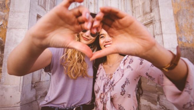 Alldaynews.gr Έρευνα: Οι σεξουαλικές προτιμήσεις μιας γυναίκας “συνδέονται” με το μήκος που έχουν δύο δάχτυλα του χεριού της!