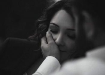 Μην παρακαλάς κανέναν για να σου δώσει προσοχή και ειδικά για να πάρεις λίγη αγάπη