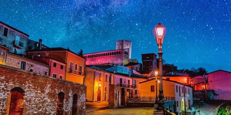 Πόλη στην Ιταλία πουλάει σπίτια για μόνο 1 ευρώ![photos]