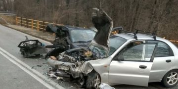 Alldaynews.gr Σκληρές Εικόνες-Δύο γυναίκες νεκρές σε σφοδρή σύγκρουση αυτοκινήτων