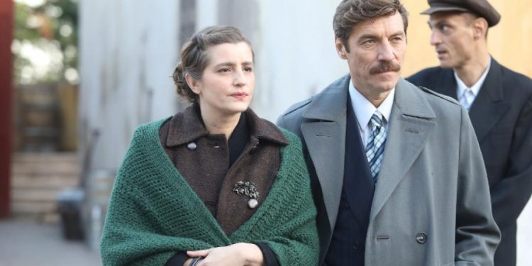 Alldaynews.gr «Άγριες Μέλισσες»-Spoiler: Η Ελένη συλλαμβάνεται και ο Κυπραίος είναι δίπλα της