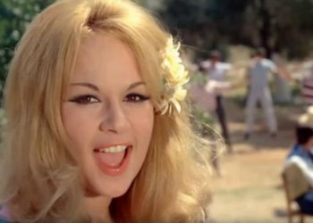 Αλίκη Βουγιουκλάκη: Στη δημοσιότητα η ταυτότητά της – Πόσα χρόνια έκρυβε (pics)