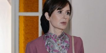 Alldaynews.gr “Βόμβα” στις Άγριες Μέλισσες! Αυτό είναι το μεγάλο μυστικό της Ανέτ!