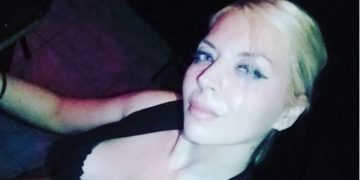 Alldaynews.gr Πελάτης στα μπουζούκια τσάκισε στο ξύλο τραγουδίστρια (pics)