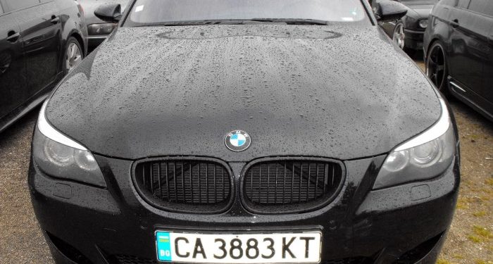 Alldaynews.gr Γνωστή μάντρα αυτοκινήτων έχει γεμίσει με βουλγάρικα ΙΧ -Πώς γλιτώνει το τελωνείο