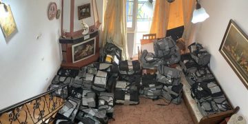 Alldaynews.gr Σε Ενοικιαζόμενα δωμάτια Κατασχέθηκαν 1,2 τόνοι κοκαΐνης, οκτώ συλλήψεις (pics, vids)