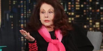 Alldaynews.gr «Στο θέατρο παίζει ο κάθε πικραμένος»