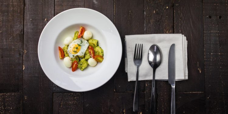 Alldaynews.gr 4 καθημερινές συνήθειες που φαίνονται υγιείς, αλλά στην πραγματικότητα δεν είναι