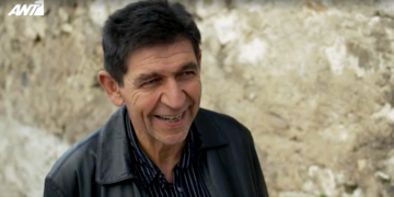 Alldaynews.gr Μας γονάτισε: H πρώτη ατάκα του Φατσέα στο νέο «Καφέ» έγινε viral σε 10 δεύτερα (Vid)