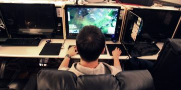 Alldaynews.gr Κρήτη: Δύο αδέλφια πήγαν σε Ίντερνετ καφέ και έφαγαν ξύλο