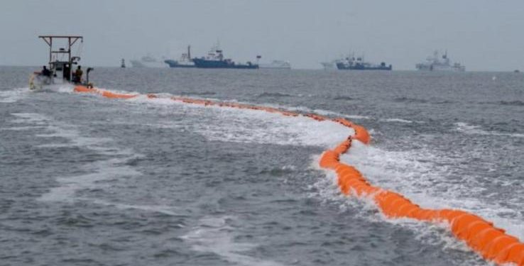 Alldaynews.gr «Καθημερινή» κατά κυβέρνησης για τα πλωτά φράγματα: «Σαν να βάλαμε τέντα για την κλιματική αλλαγή»