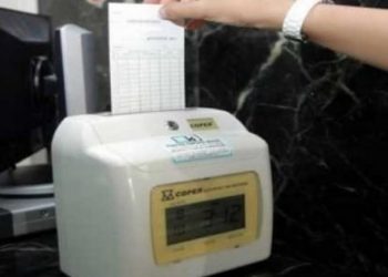 Δημόσιο: Τέλος το χτύπημα της κάρτας για τους υπαλλήλους