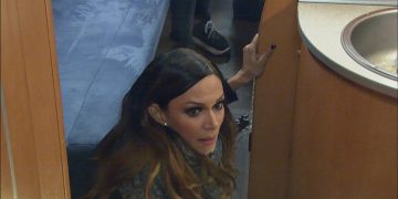 Alldaynews.gr Ξέσπασε σε “γαλλικά” η Έλλη Κοκκίνου με τη φάρσα του Πούμπουρα – “Ε είσαι πολύ μαλ…”