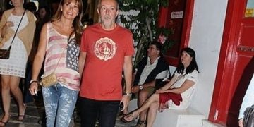 Alldaynews.gr Διάλογοι σαπουνόπερας στο διαζύγιο Κούστα: «Ζω με δανεικά»– «Να πάει να δουλέψει» απαντά ο εφοπλιστής (pics)