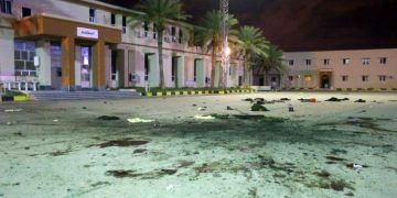 Λιβύη: Σφαγή από βομβαρδισμό σε στρατιωτική σχολή – Τον Χαφτάρ κατηγορεί η Τρίπολη