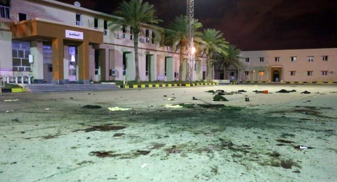 Λιβύη: Σφαγή από βομβαρδισμό σε στρατιωτική σχολή – Τον Χαφτάρ κατηγορεί η Τρίπολη