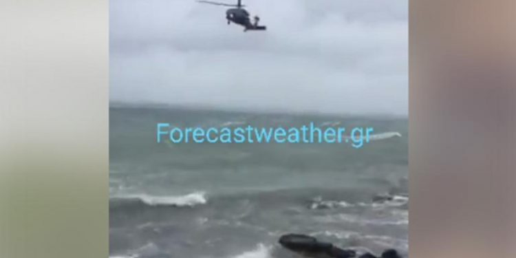 Alldaynews.gr Βίντεο ντοκουμέντο από τη διάσωση του κωπηλάτη από το Super Puma