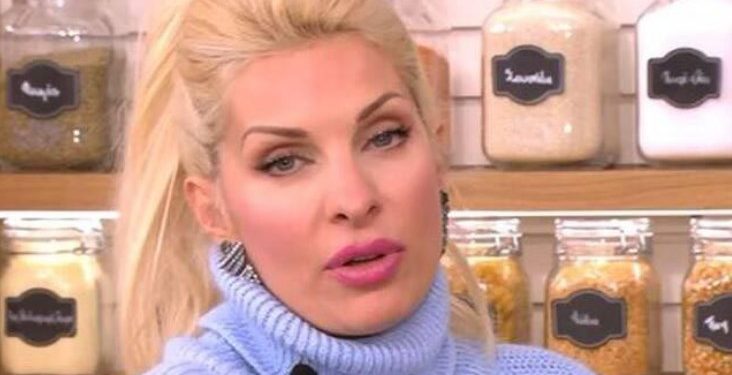 Alldaynews.gr Το δημόσιο μήνυμα της Ελένης Μενεγάκη στη μητέρα της: «Για τα εγγονάκια σου μανούλα, όχι για μένα»