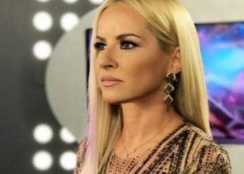 Κάτι τρέχει!! Αγνώριστη μέσα σε λίγες ημέρες η Μαρία Μπεκατώρου[photo]