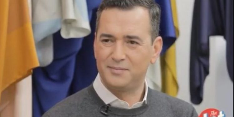 Alldaynews.gr Άγγελος Μπράτης: “Επειδή είμαι gay δεν ενδιαφέρονται τα media για μένα”