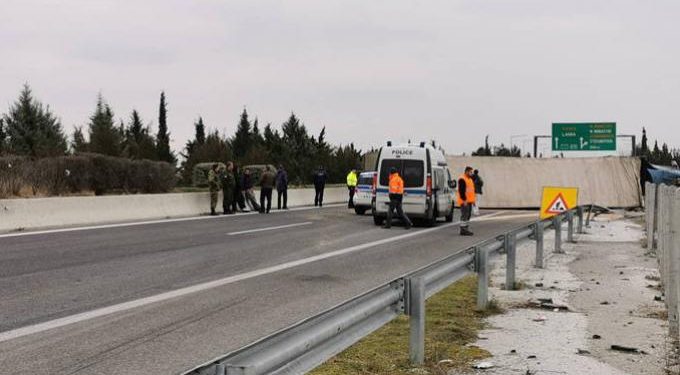 Alldaynews.gr Τροχαίο με νταλίκα στην Αθηνών-Θεσσαλονίκης (pics)