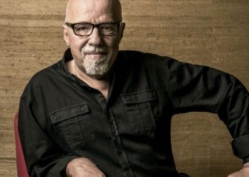 Πάολο Κοέλιο: «Έγραφα παιδικό βιβλίο με τον Κόμπι Μπράιαντ – Το διέγραψα»