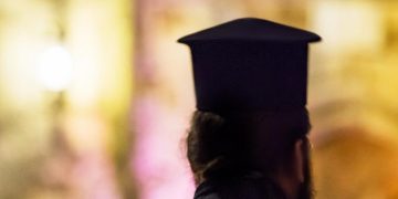 Alldaynews.gr Θεσσαλονίκη: Παπάς έταζε δουλειά σε ανέργους και τους αποσπούσε χρήματα