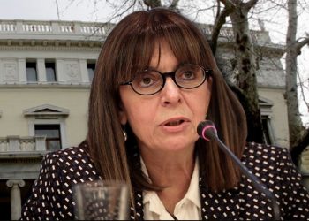 Τι κρύβεται πίσω από την κούπα της Α. Σακελλαροπούλου που «ξεσηκώνει» το διαδίκτυο[photo]