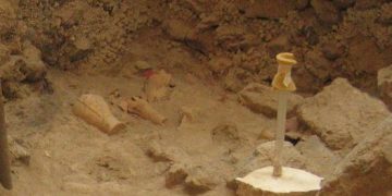 Σαντορίνη: Μοναδικά ευρήματα από την προϊστορική πόλη του Ακρωτηρίου (pics)