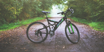 Αγόρασε πανάκριβο κλεμμένο ποδήλατο και το επέστρεψε στον ιδιοκτήτη του- Εταιρία του έκανε δώρο (pic)