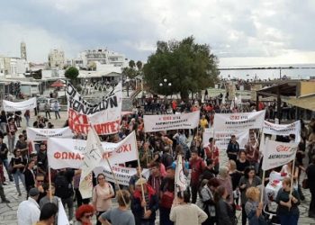 Ένταση στην Τήνο: Τα ΜΑΤ μεταβαίνουν στο νησί για την τήρηση της τάξης