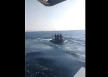 Όπλο έβγαλαν Τούρκοι λιμενικοί κατά Ελλήνων ψαράδων (Video)
