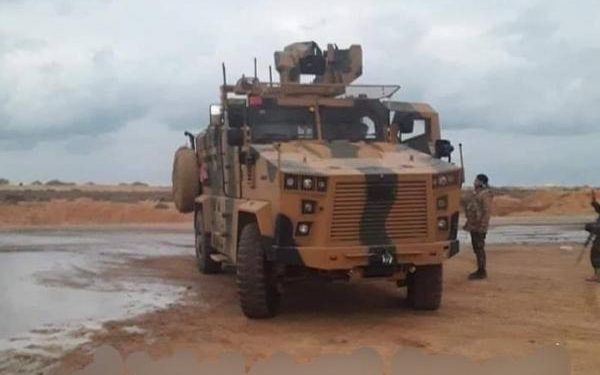 Alldaynews.gr Απίστευτο κάζο για Ερντογάν: Έστειλε τεθωρακισμένα και drone ΤΒ2 για τον Σάρατζ αλλά έπεσαν στα χέρια του… Χάφταρ! (pics, vid)