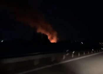 Μεγάλη φωτιά τα ξημερώματα σε εργοστάσιο ανακύκλωσης (video)