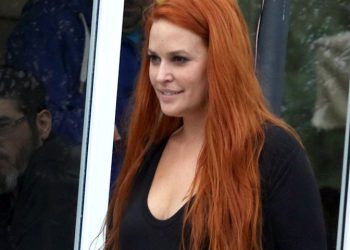 Έμεινε μισή: Η Σίσσυ Χριστίδου με το …νέο της κορμί! (Pics)