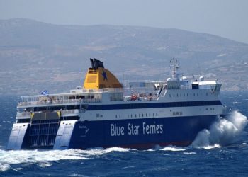Δεν μπορεί να «δέσει» από το πρωί το Blue Star 2 λόγω κακοκαιρίας