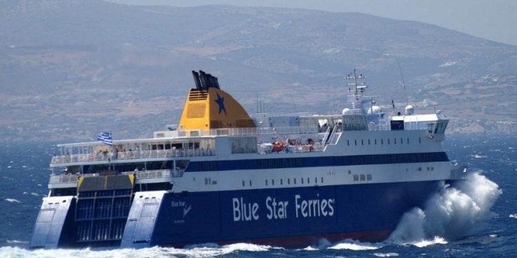 Alldaynews.gr Δεν μπορεί να «δέσει» από το πρωί το Blue Star 2 λόγω κακοκαιρίας