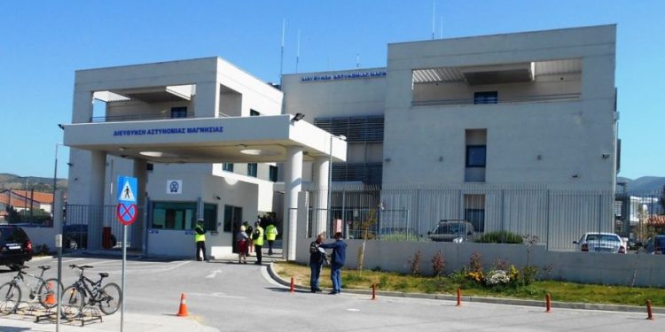 Alldaynews.gr Βόλος: Πρώην σύζυγοι και πεθερά κατέληξαν στο Αστυνομικό Τμήμα!